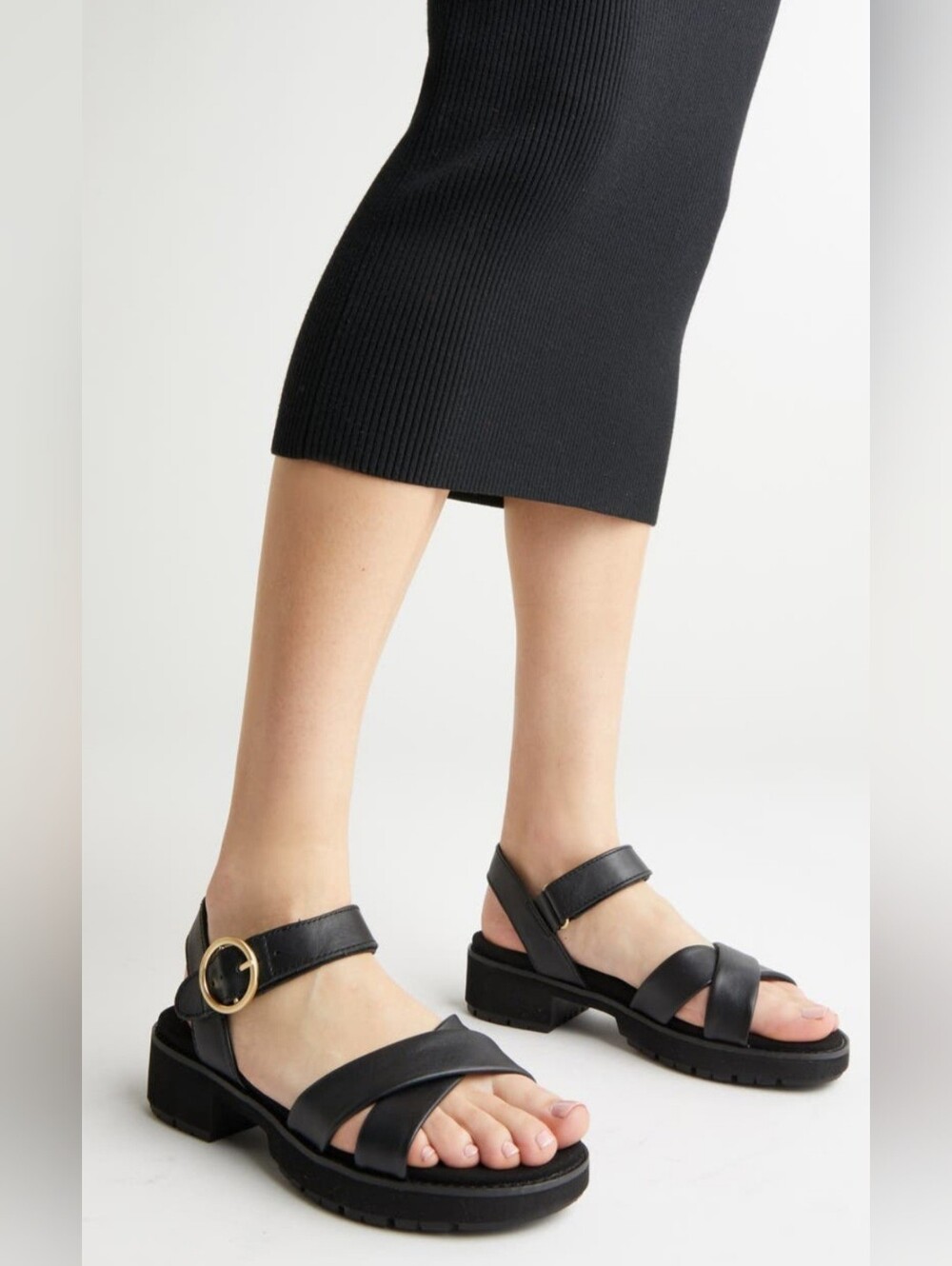 Munro Black Leather Buckle-Strap Chunky Sandals